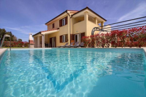 Complex of 2 villas Banjole-Marisol with 2 private pools for up to 20 persons only 200m from the beach - WiiBuk